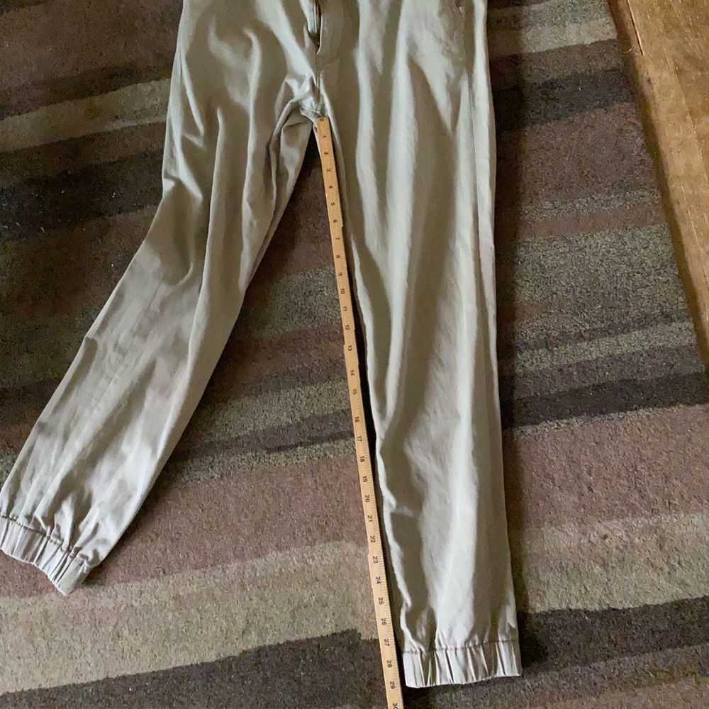 Levi’s Khaki Joggers - Picture 11 of 11